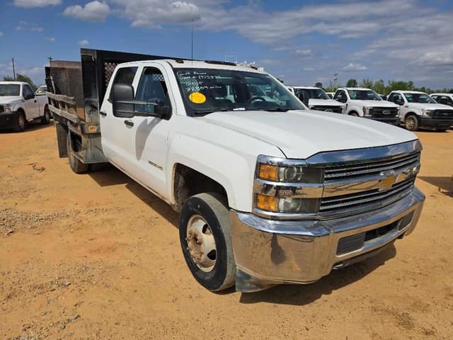Image of Chevrolet 3500HD equipment image 3