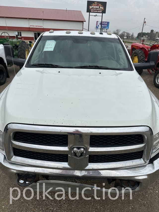 Image of Dodge Ram 3500 equipment image 2