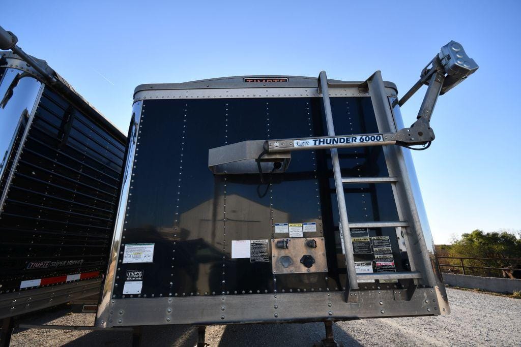 2017 Timpte Super Hopper Equipment Image0