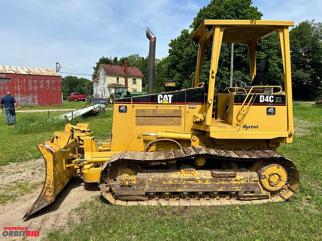 Image of Caterpillar D4C equipment image 1