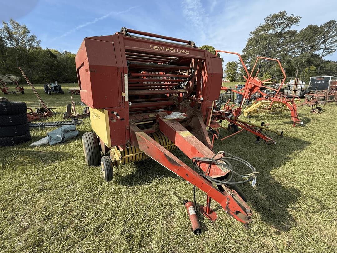Image of New Holland 848 Image 1
