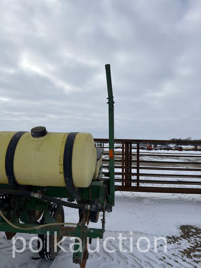 Image of John Deere 7000 equipment image 2