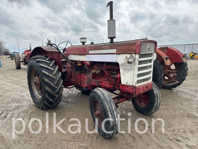 Image of International Harvester 560 equipment image 2