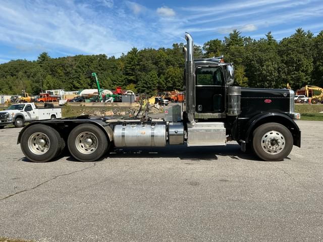 Image of Peterbilt 389 equipment image 3