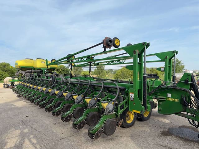 Image of John Deere DB90 equipment image 1