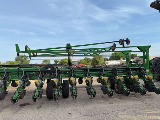 Image of John Deere DB90 equipment image 2