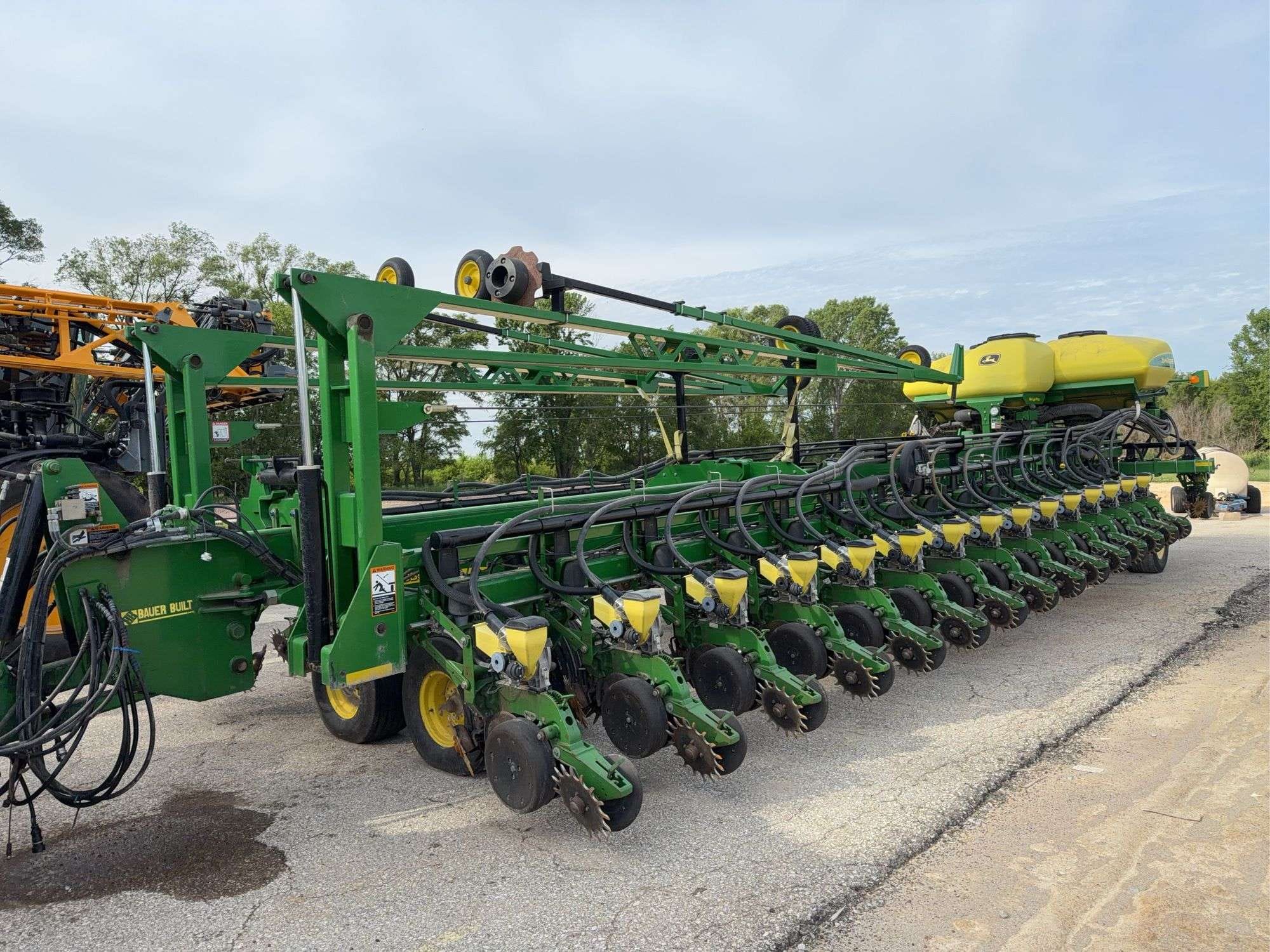 2008 John Deere DB90 Equipment Image0