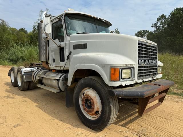 Image of Mack CHN613 equipment image 2