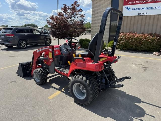 Image of Massey Ferguson GC1723E equipment image 4