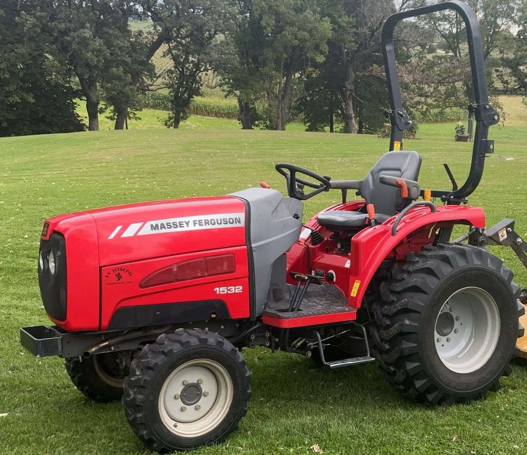 Image of Massey Ferguson 1532 Primary image