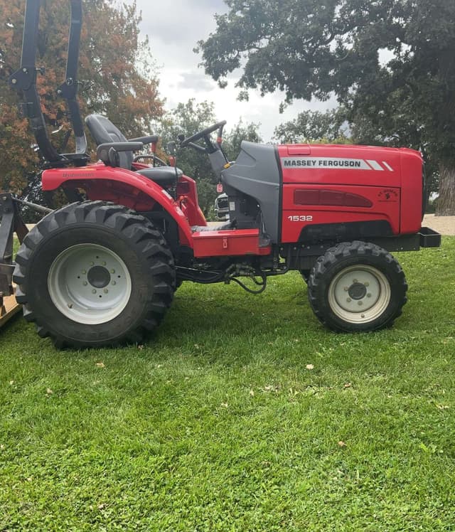 Image of Massey Ferguson 1532 equipment image 1