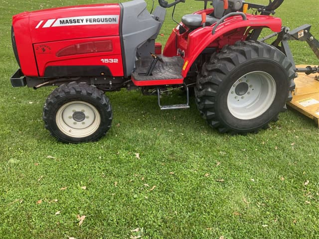 Image of Massey Ferguson 1532 equipment image 2