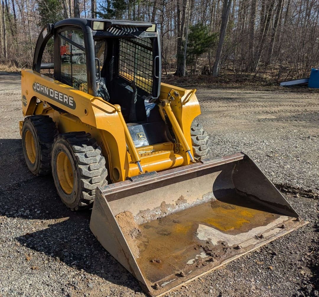 Image of John Deere 240 Image 0
