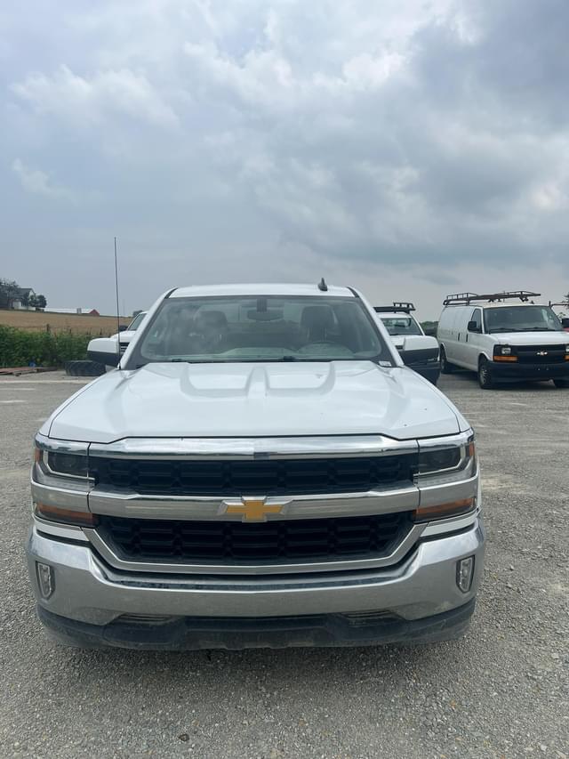 Image of Chevrolet 1500 equipment image 3