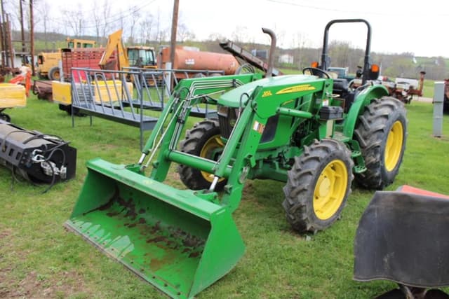 Image of John Deere 5055E equipment image 2