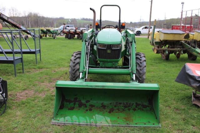 Image of John Deere 5055E equipment image 1