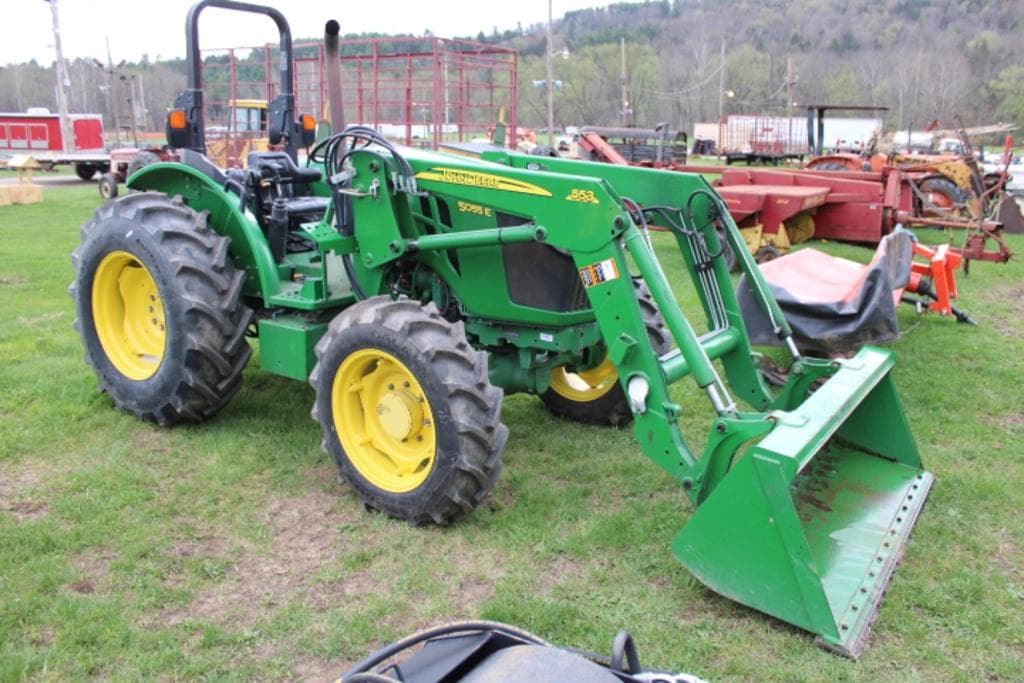 Image of John Deere 5055E Primary image