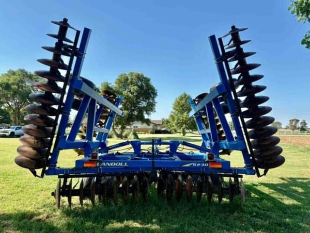 Image of Landoll 6230 equipment image 3