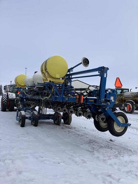 Image of Kinze 3600 equipment image 1