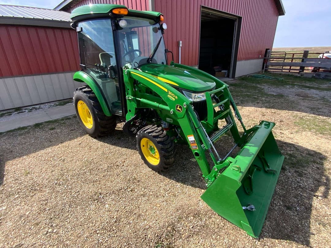Image of John Deere 3046R Primary image