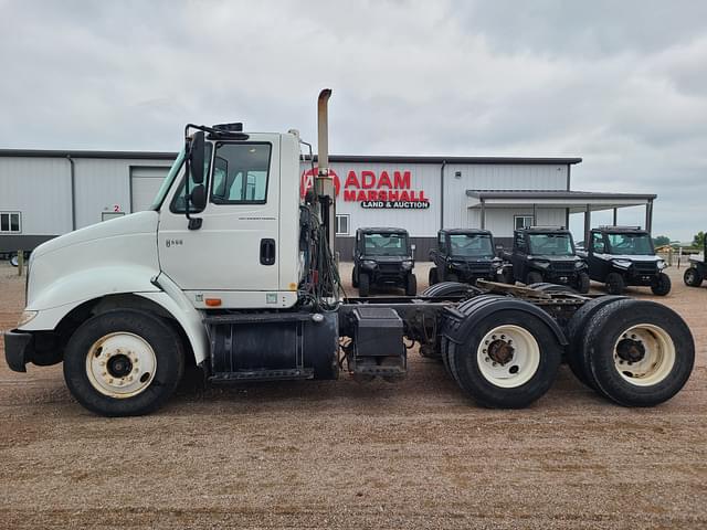 Image of International 8000 equipment image 4