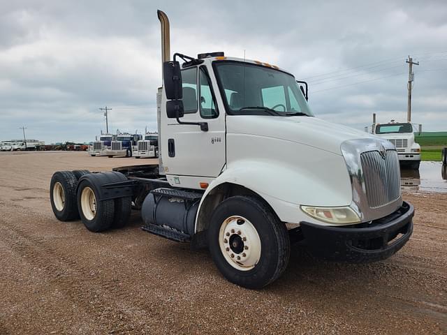 Image of International 8000 equipment image 1