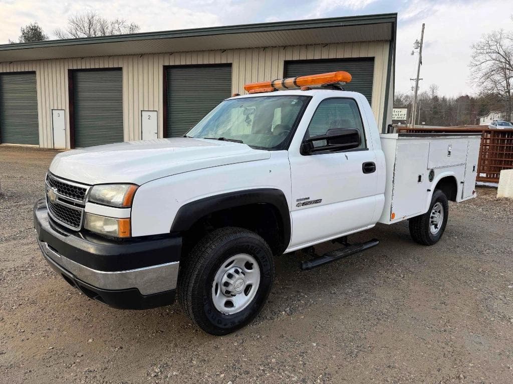Image of Chevrolet Silverado Primary image