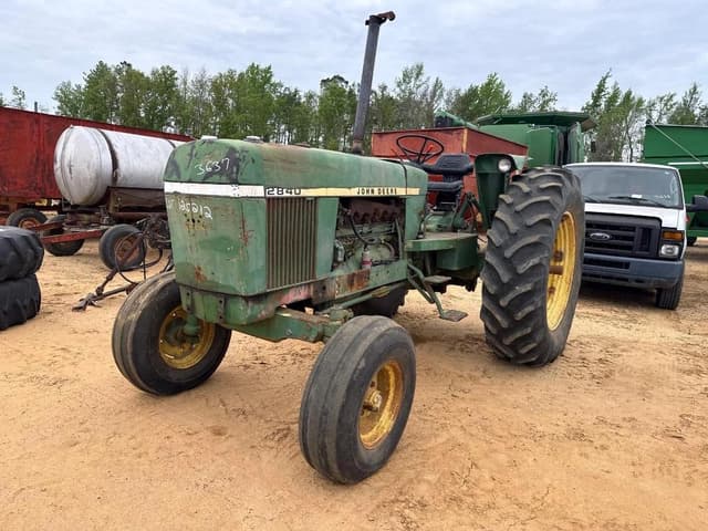 Image of John Deere 2840 equipment image 1