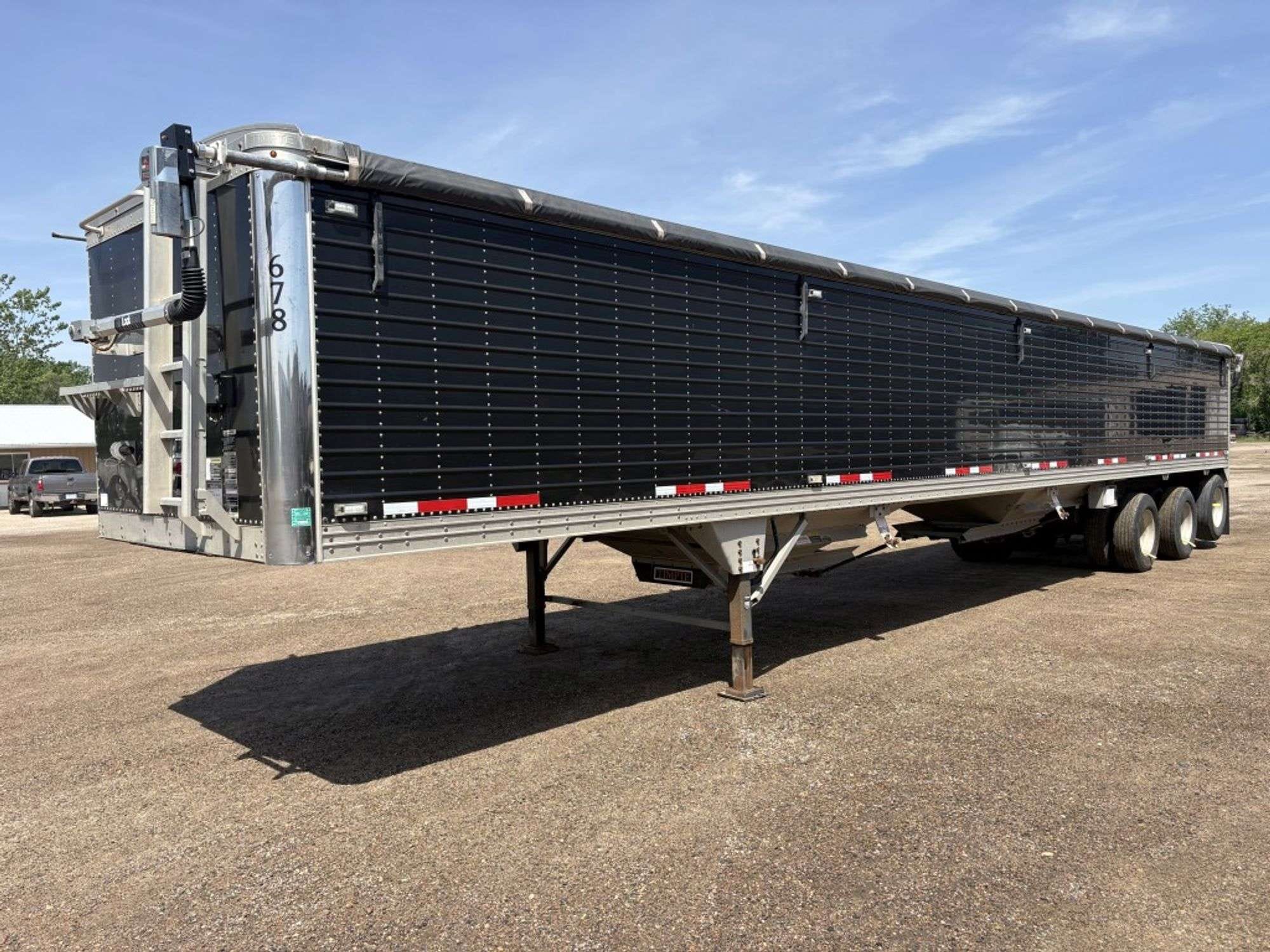 2015 Timpte Super Hopper Equipment Image0