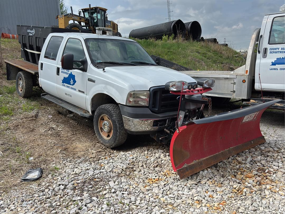 Image of Ford F-350 Primary image
