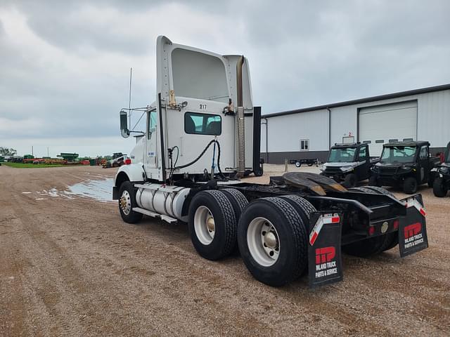 Image of Kenworth T800 equipment image 3