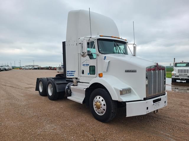 Image of Kenworth T800 equipment image 1