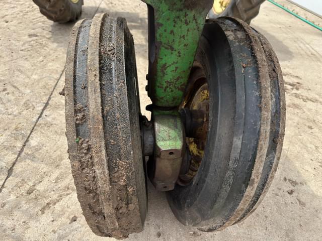 Image of John Deere B equipment image 3