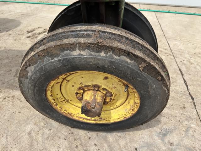 Image of John Deere B equipment image 4