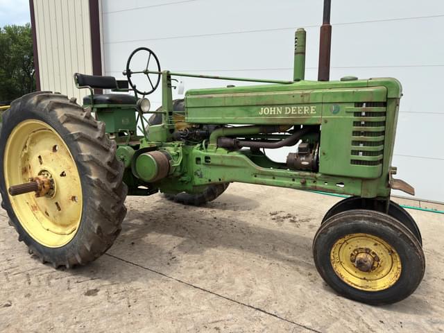 Image of John Deere B equipment image 1