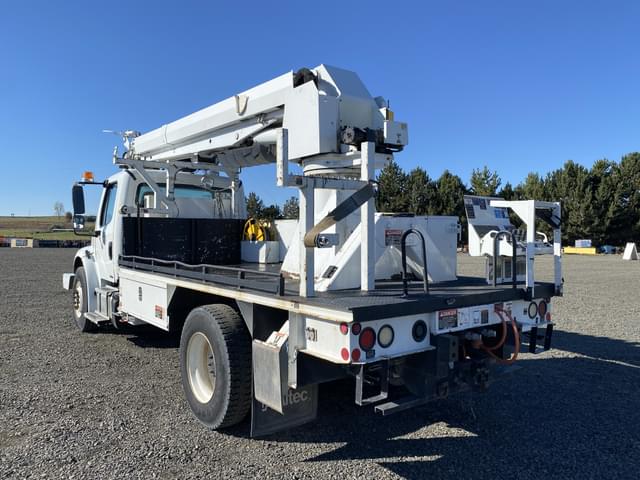 Image of Freightliner M2 equipment image 3