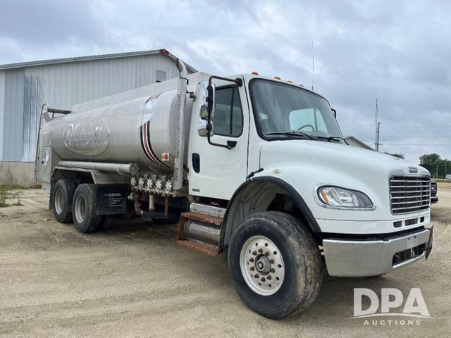 Image of Freightliner Business Class M2 equipment image 4