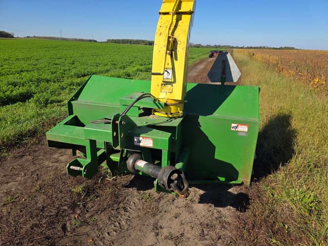 Image of John Deere 686 equipment image 1