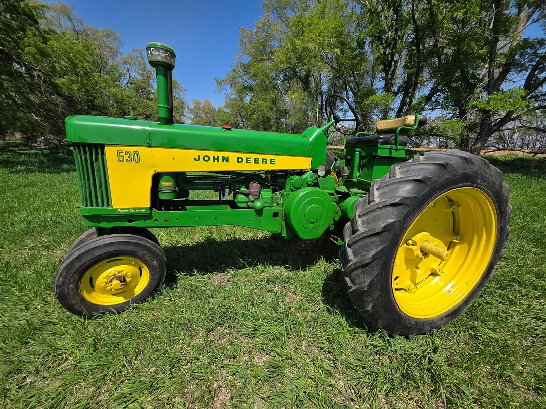 Image of John Deere 530 Primary image