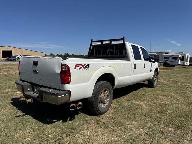 Image of Ford F-250 equipment image 3