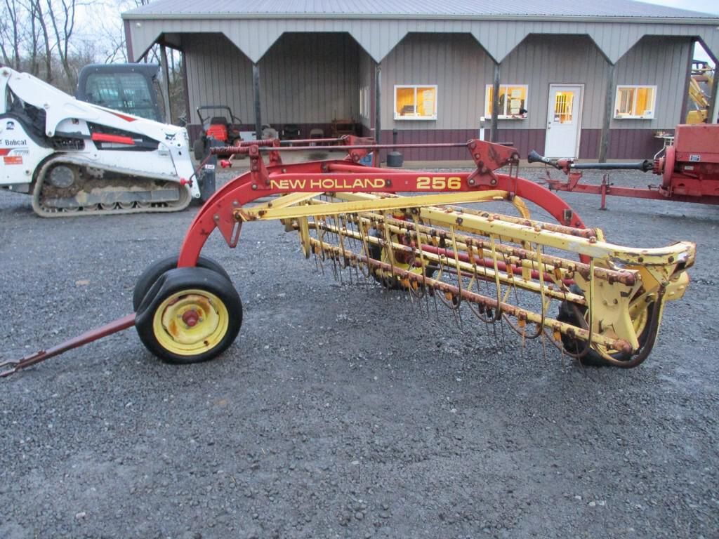 Main image New Holland 256