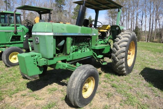 Image of John Deere 2840 equipment image 1