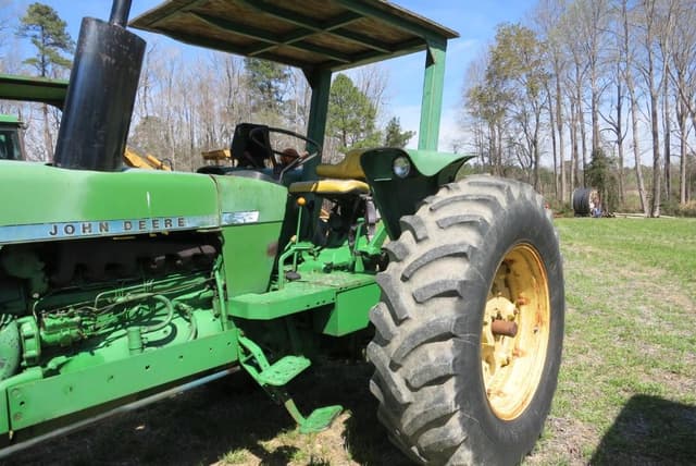 Image of John Deere 2840 equipment image 3