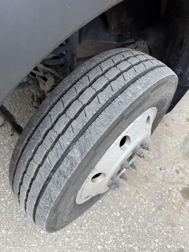 Image of Ford F-550 equipment image 4