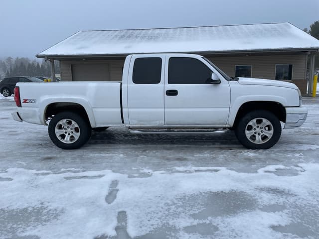 Image of Chevrolet 1500 equipment image 4