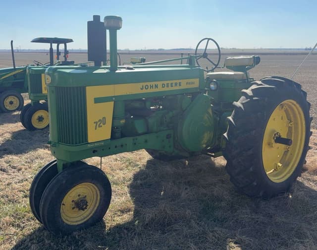 Image of John Deere 720 equipment image 1
