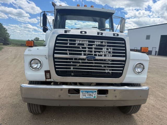 Image of Ford L9000 equipment image 4