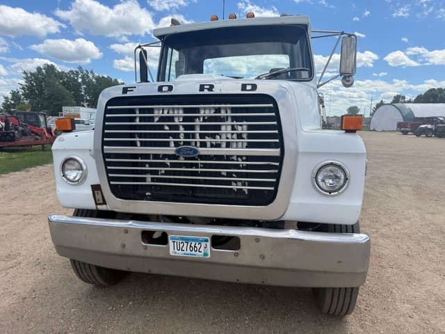 Image of Ford L9000 equipment image 3