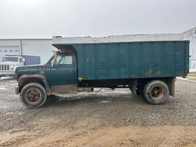 Image of Chevrolet C65 equipment image 1