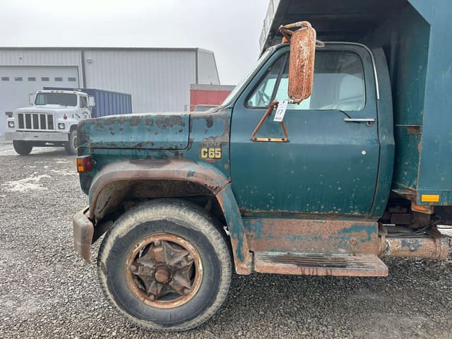 Image of Chevrolet C65 equipment image 2